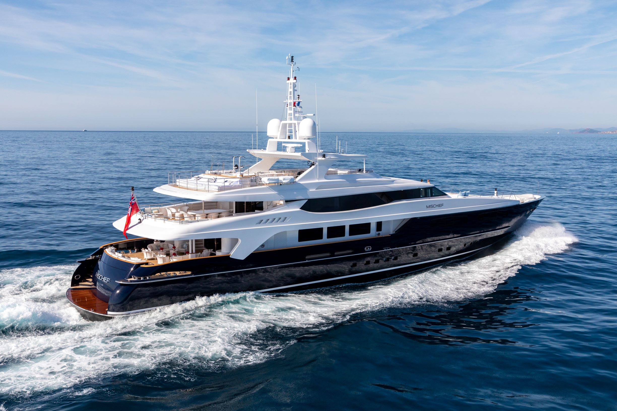 3 - MISCHIEF, superyacht charter sydney, superyacht charter whitsundays, yacht charter australia