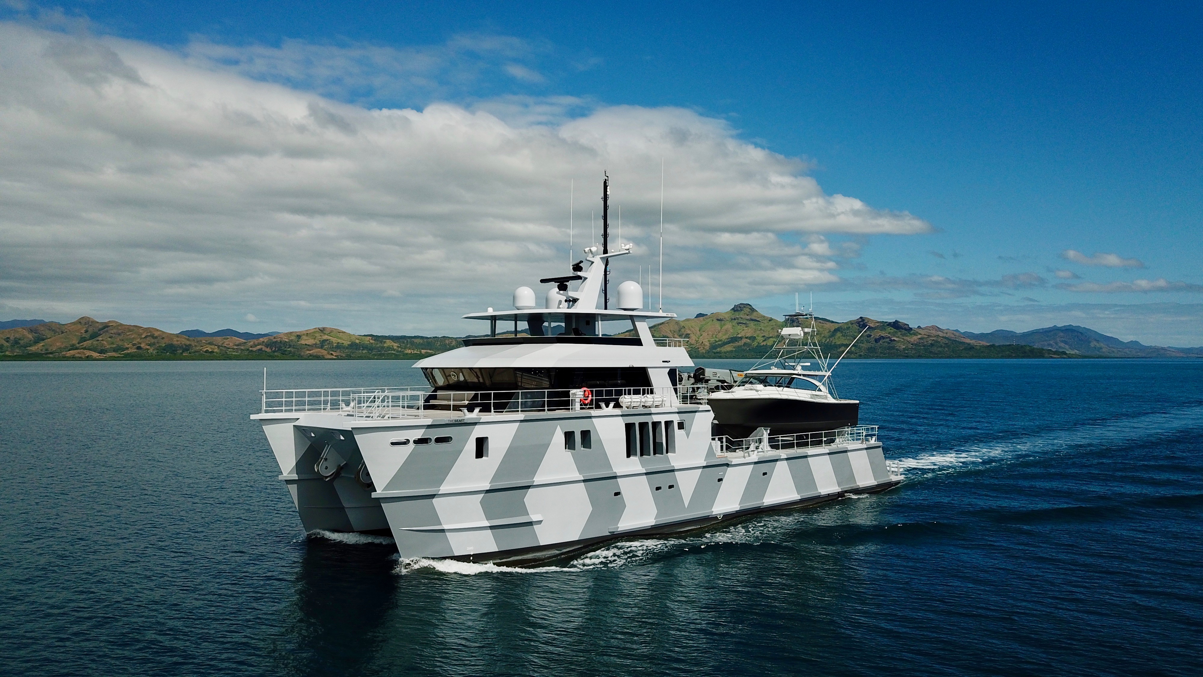 thebeast-oceanalliace-explorationyacht-fiji-charteryacht-thebeastyacht-