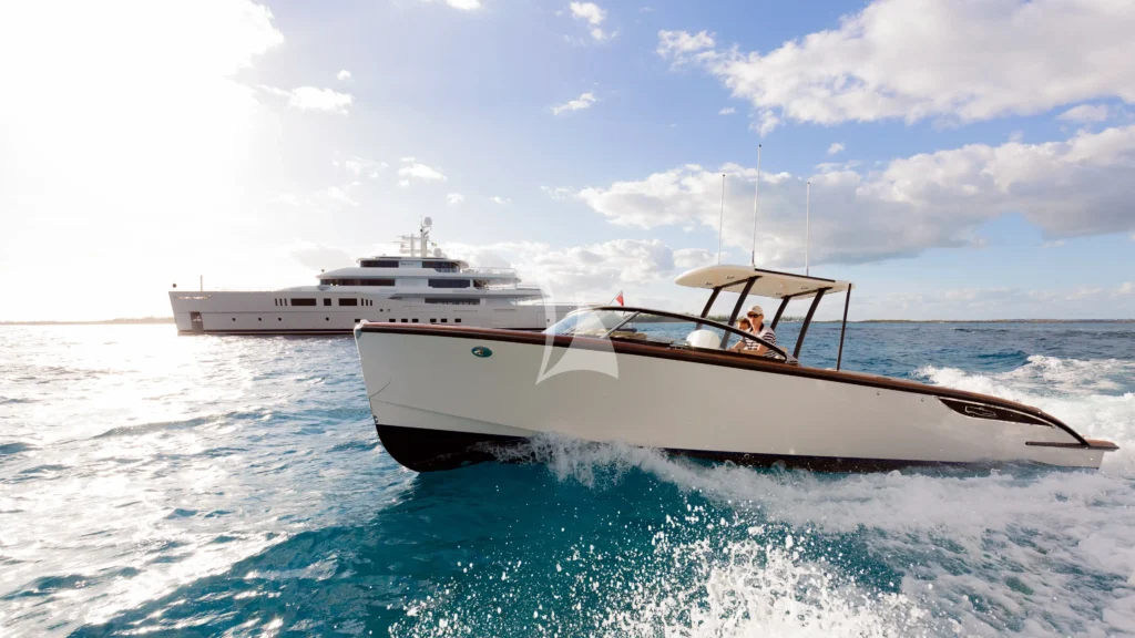NAUTILUS Tender