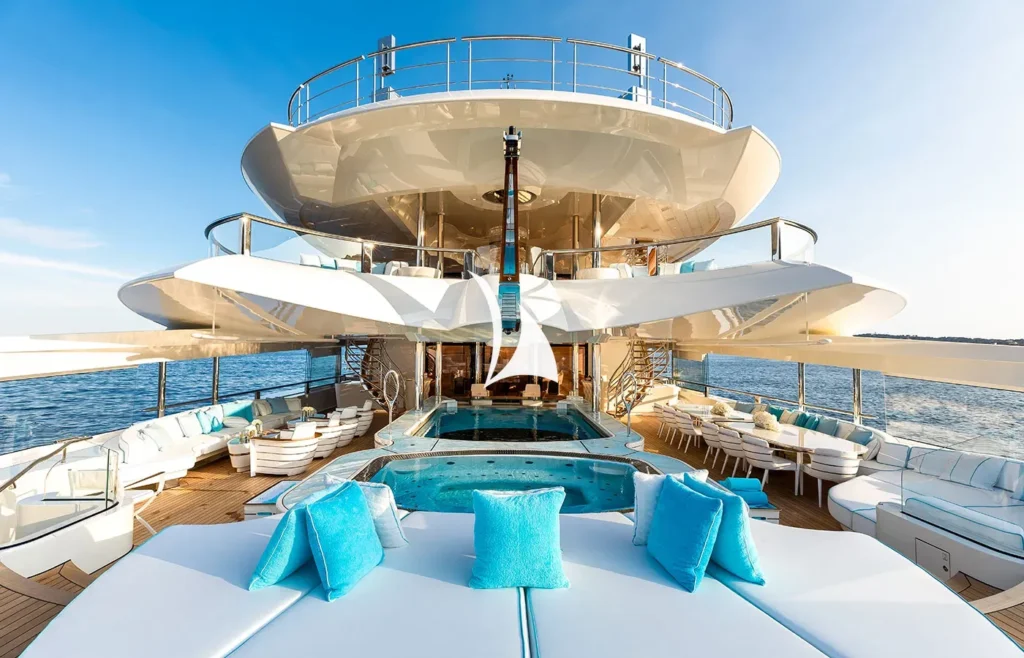 MAIN DECK AFT
