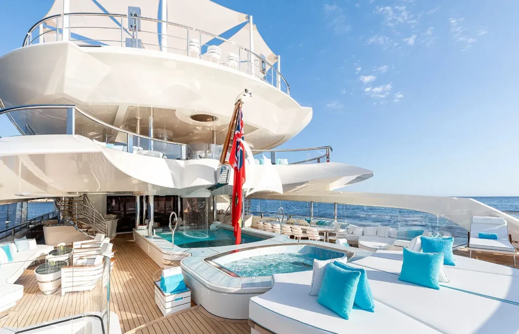 MAIN DECK AFT