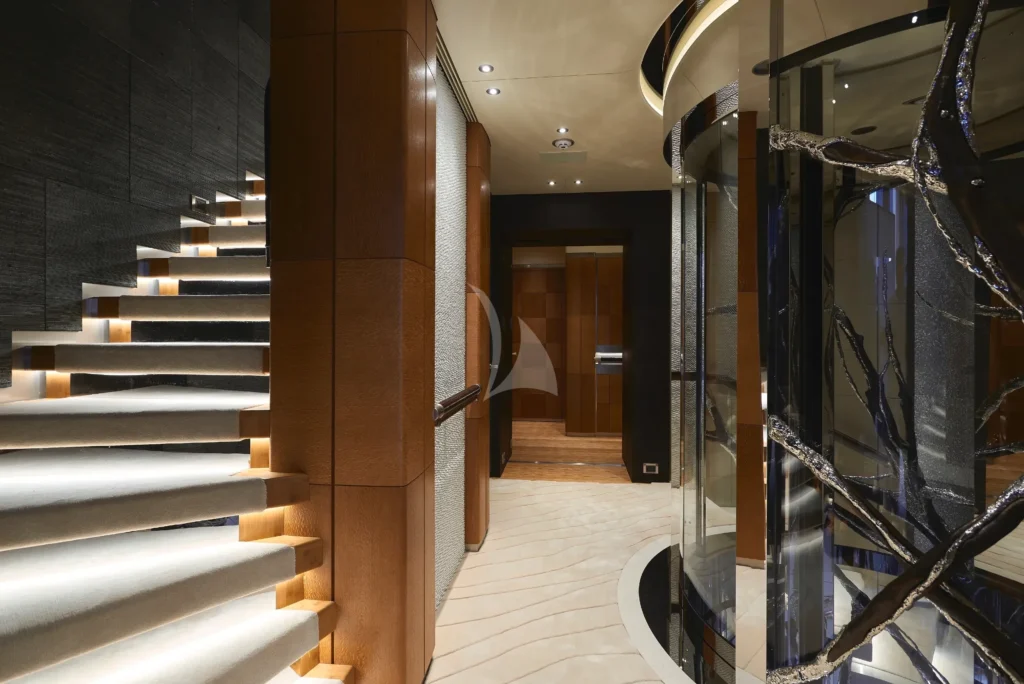 Foyer & Elevator