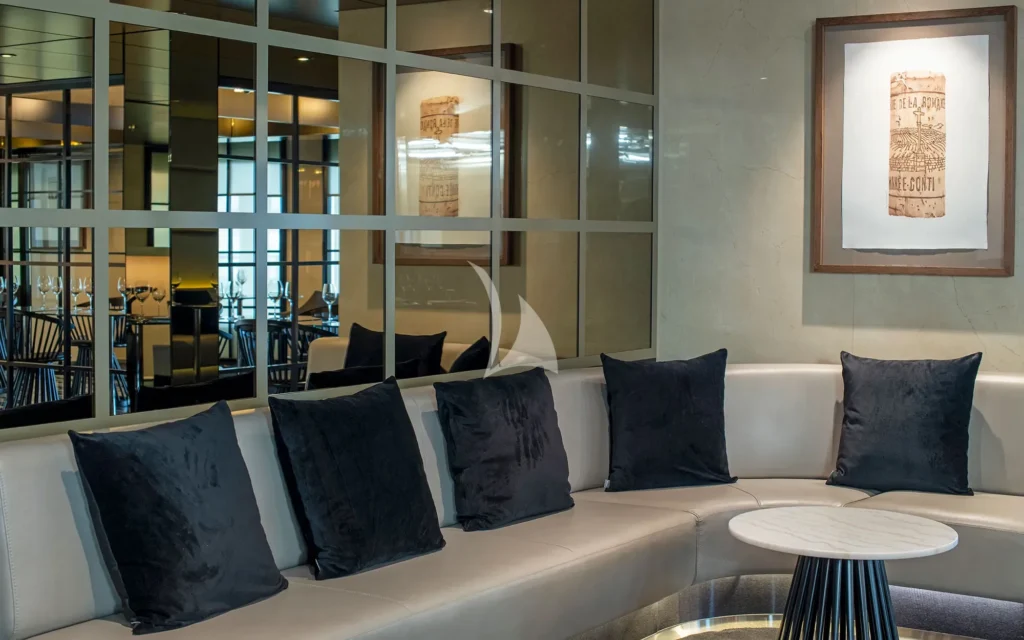 Bar / Lounge