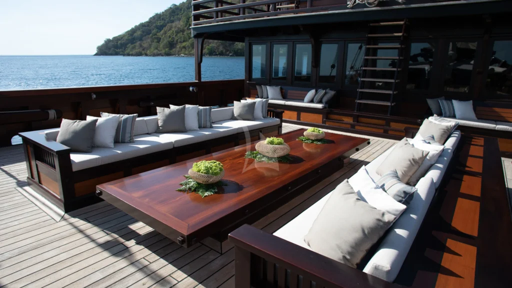 Main deck forward lounge seating