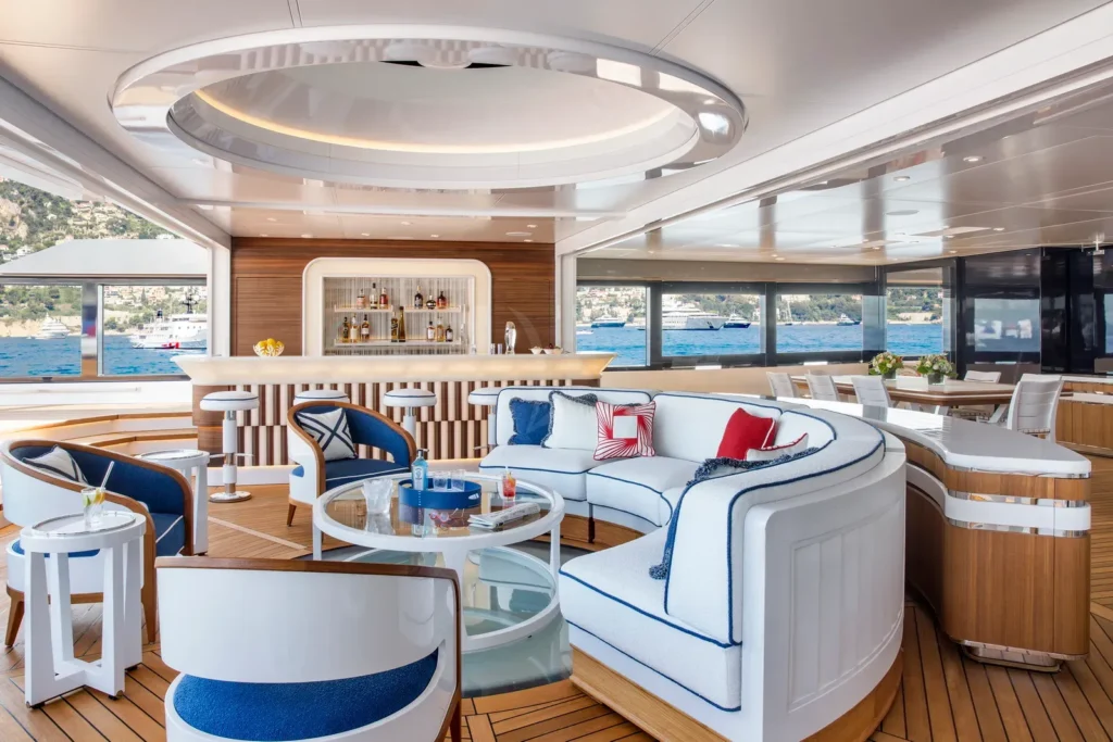 Bar & Outdoor Lounge (Main Deck Aft)