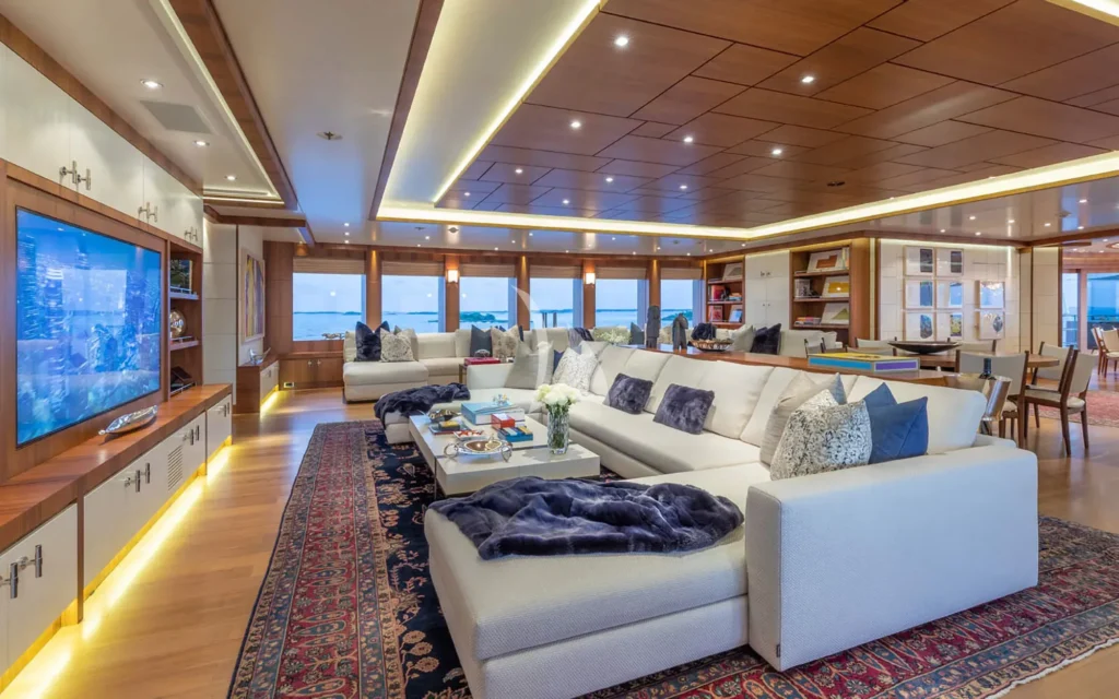 Owner's Deck Salon