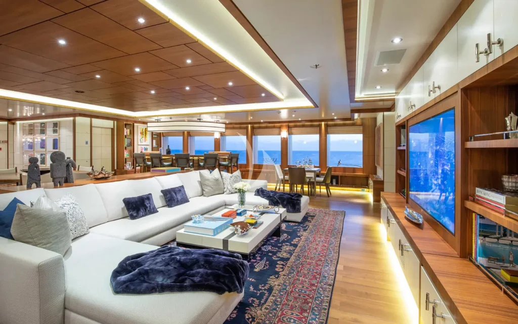 Owner's Deck Salon