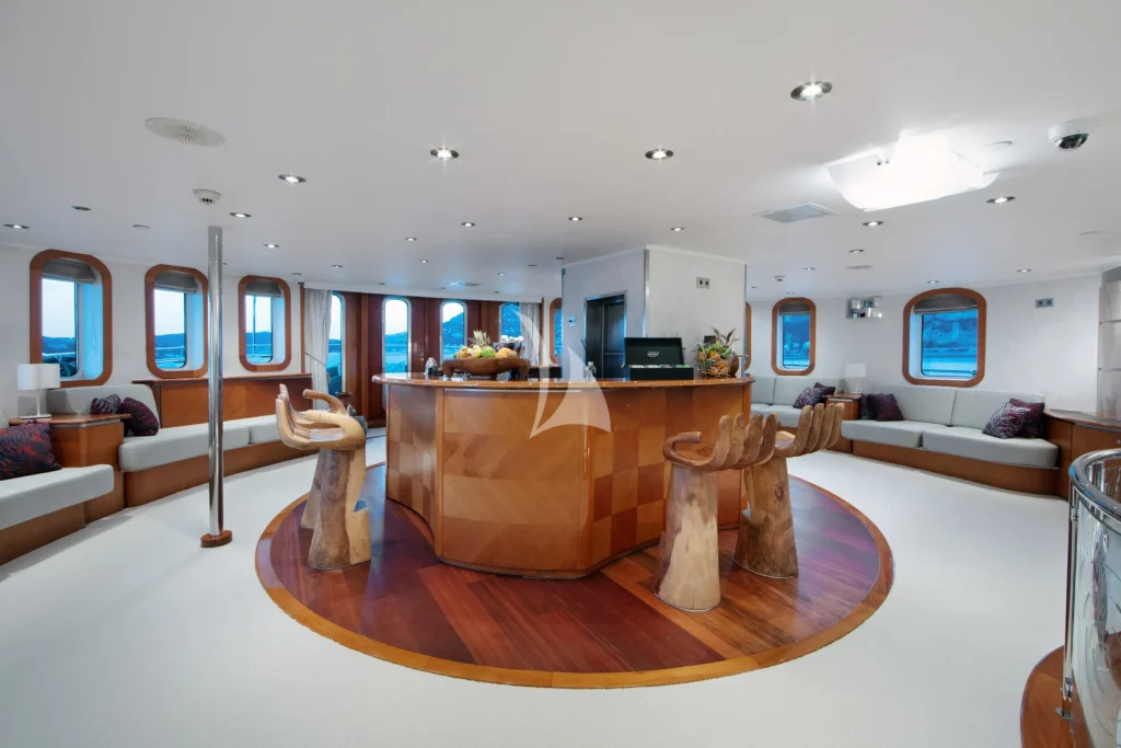 BRIDGE SALON AND BAR OPENS TO AFT