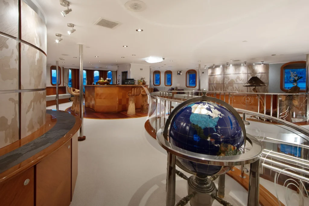 BRIDGE DECK BAR AND SALON