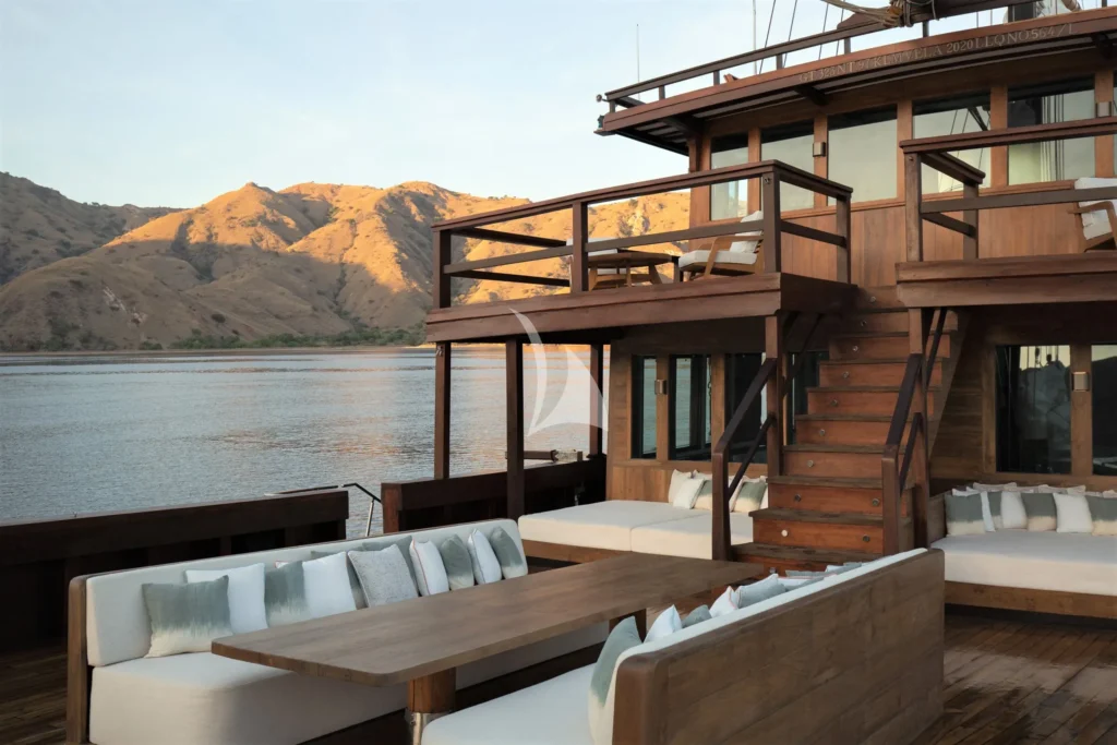 Main Deck - Exteriors