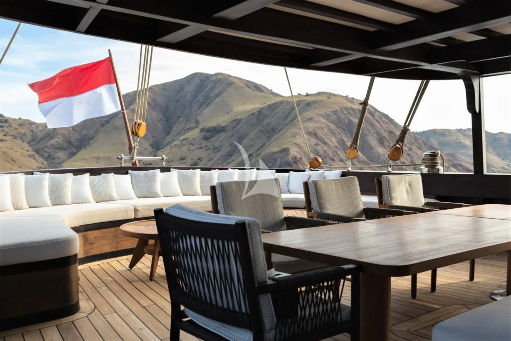 Main Deck - Exteriors