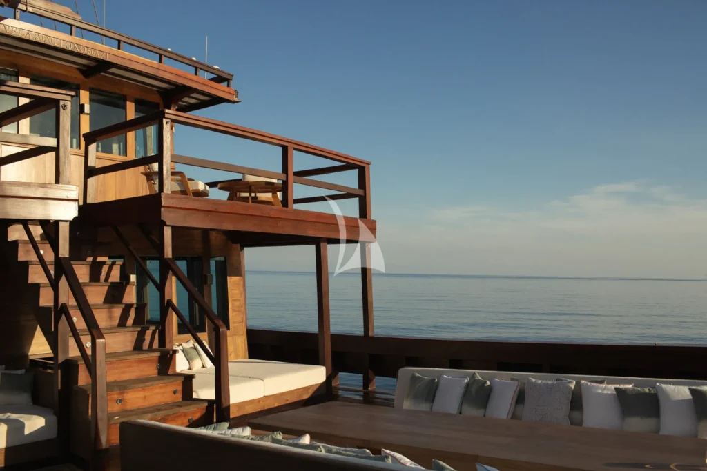Main Deck - Exteriors