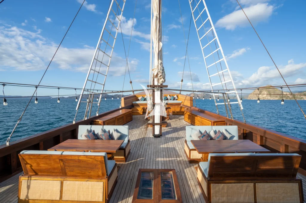 Main deck forward