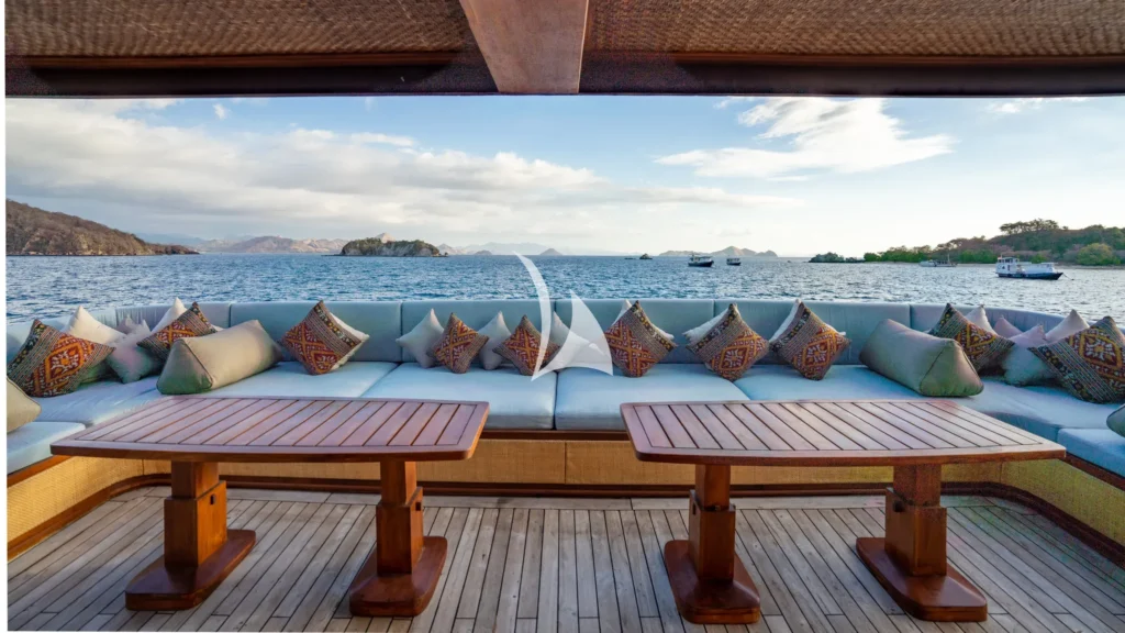Main deck aft