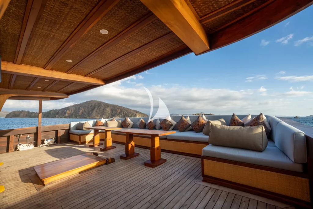 Main deck aft