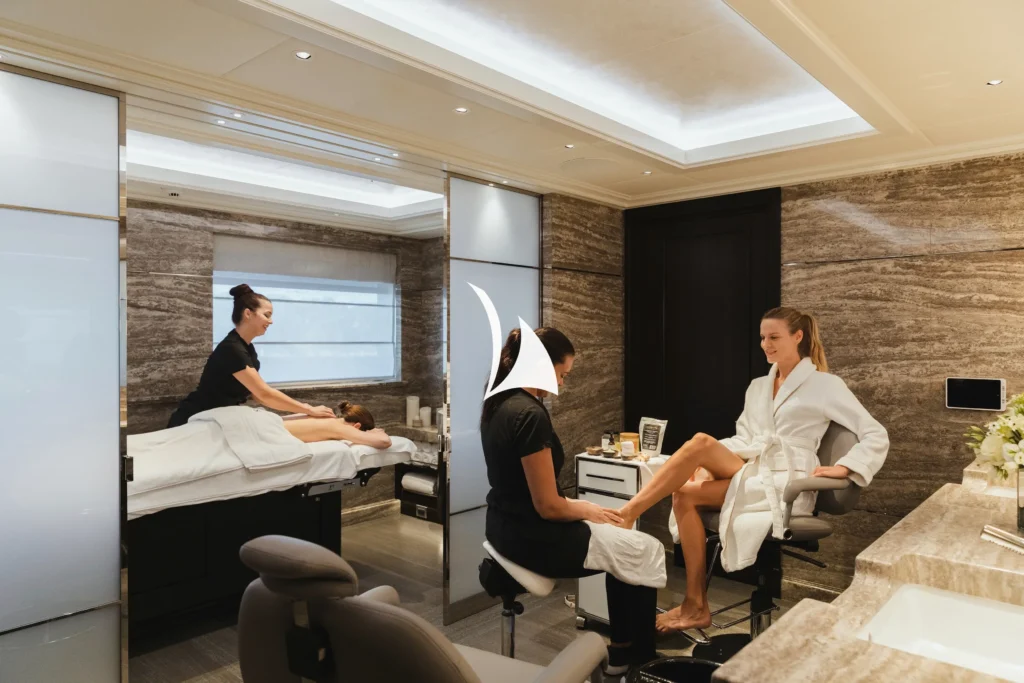 Owner's deck - Spa area and massage room