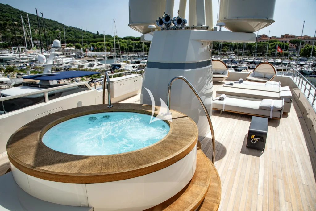 ASLEC 4 Deck Jacuzzi