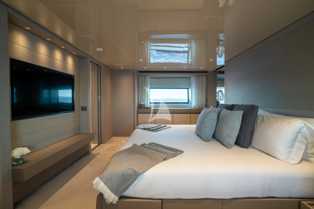 LANCE | Master Cabin