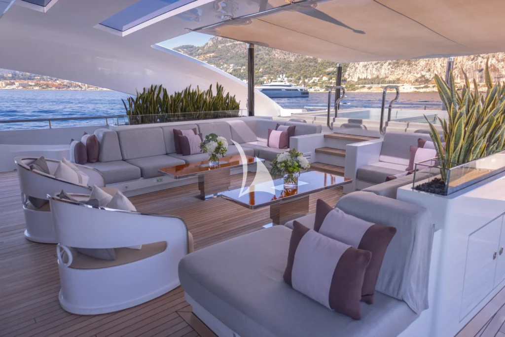 Main deck aft