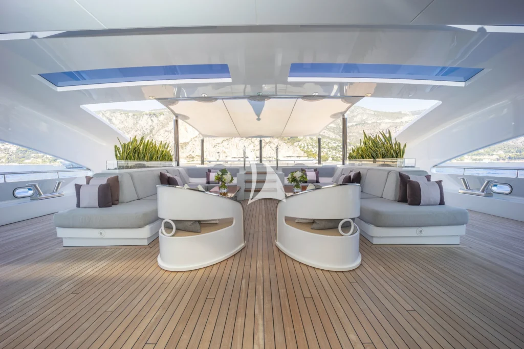Main deck aft