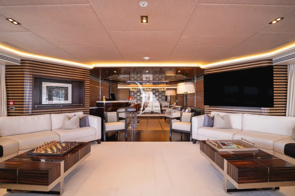Main deck lounge view fwd