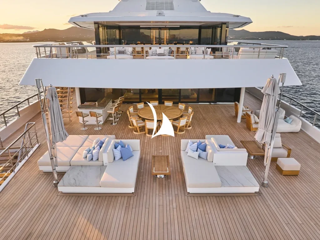 Owner's deck aft