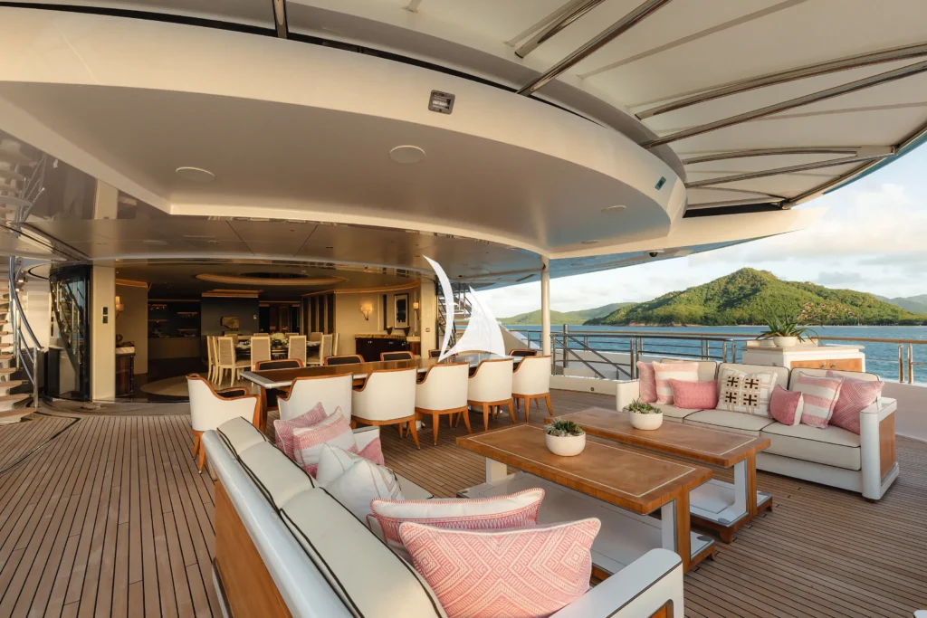 Upper deck aft
