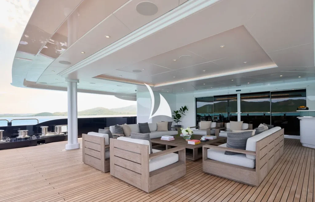 Main deck aft