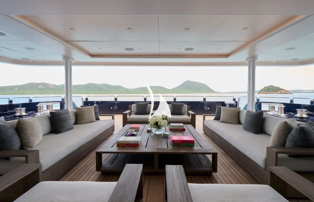 Main deck aft