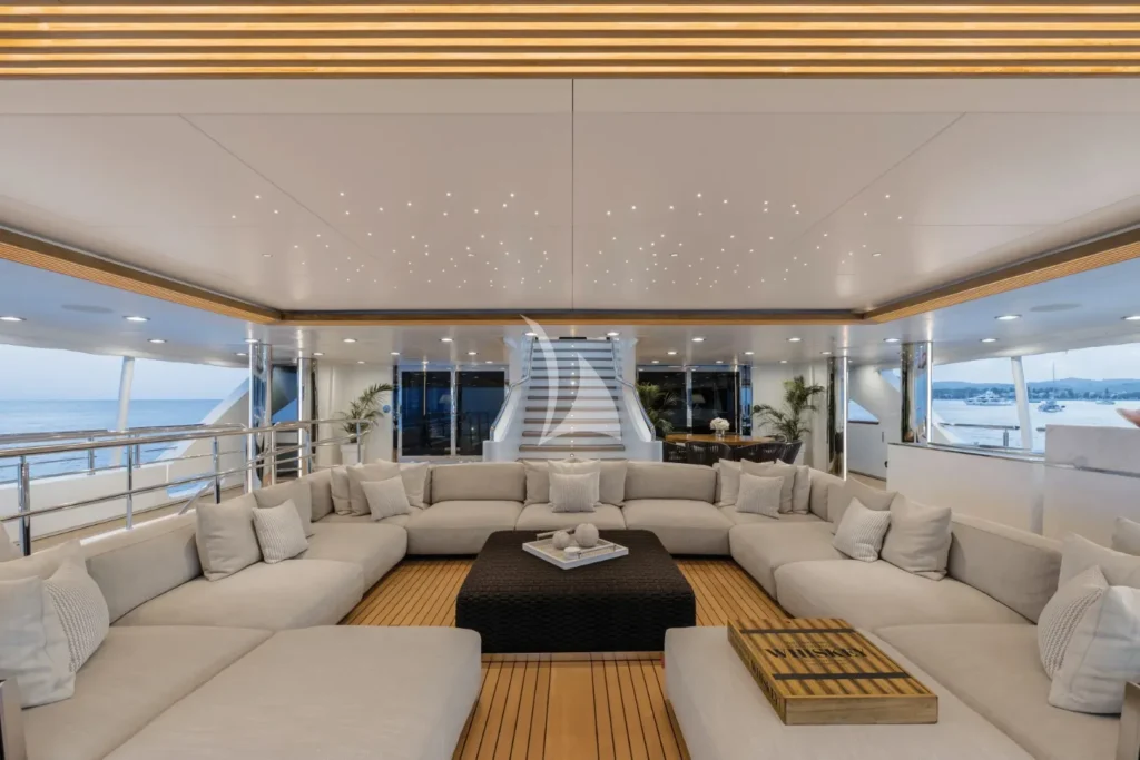 Upper deck aft lounging area
