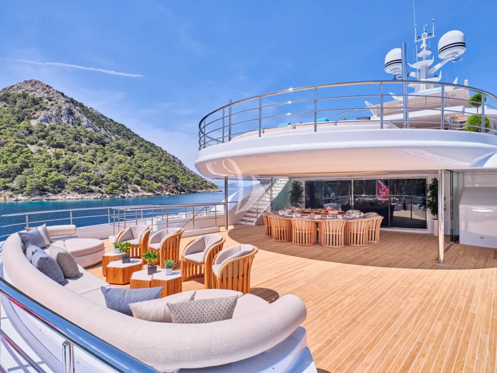 Upper deck