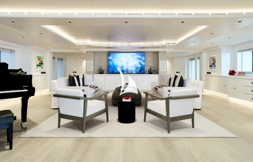 Main deck salon