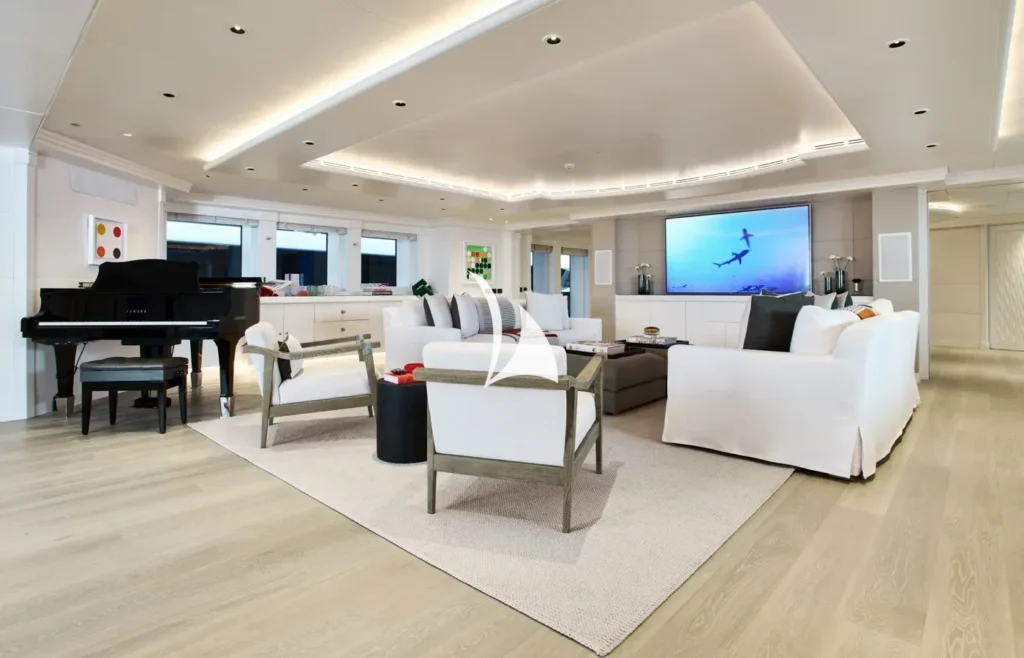 Main deck salon