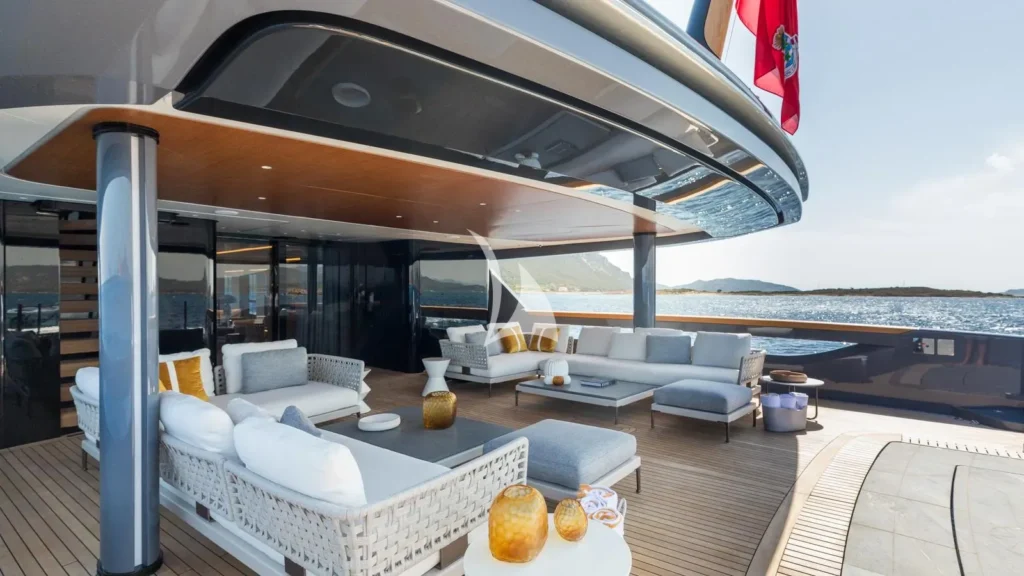 Main deck aft