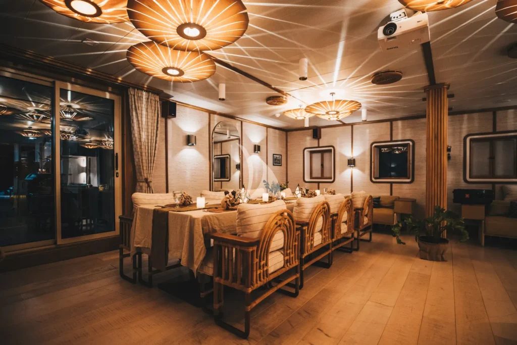 Formal interior dining