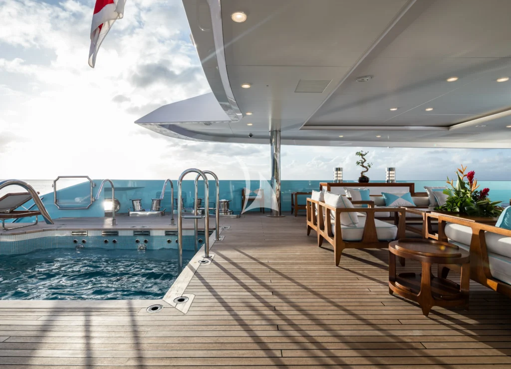 Main deck aft