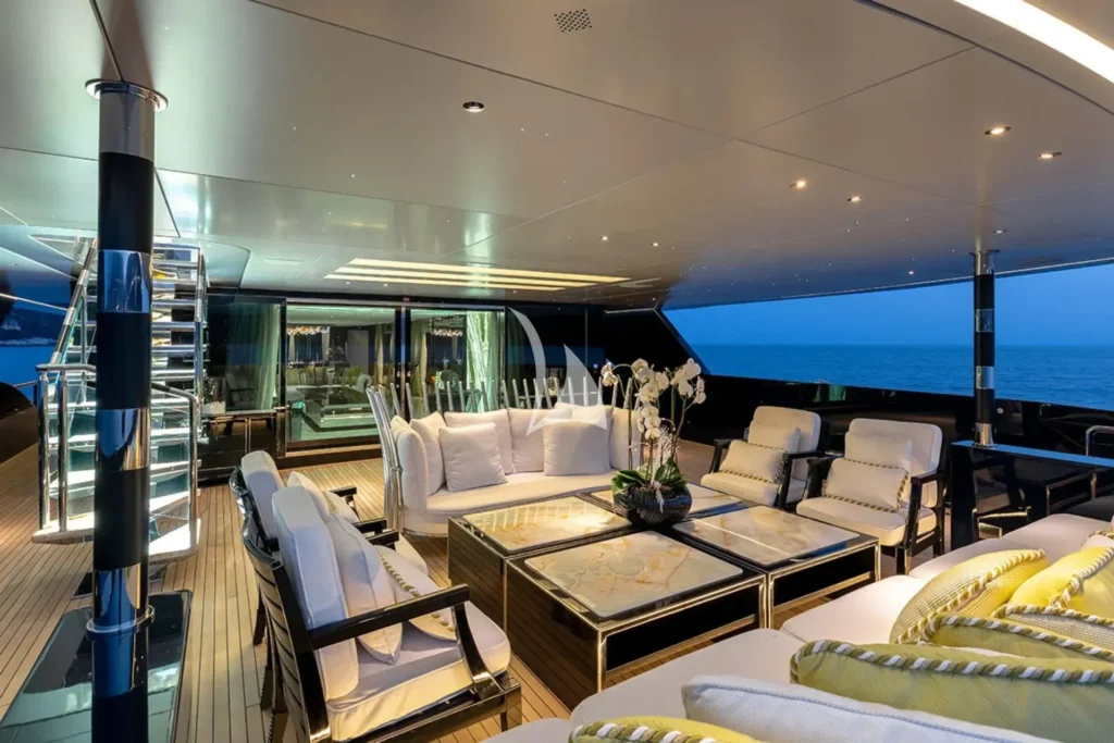 Main deck aft