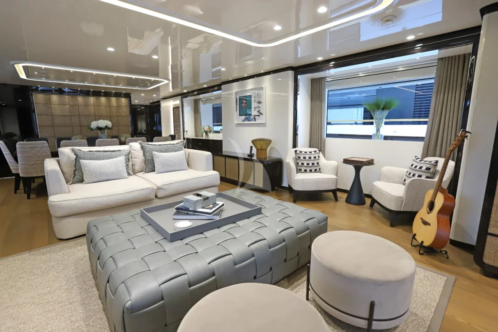 Main deck salon