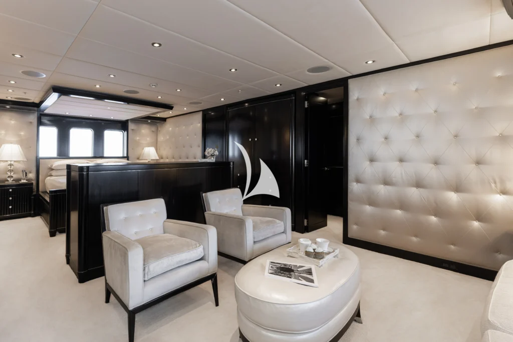 Master cabin lounge