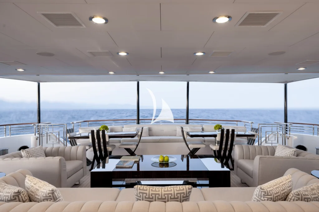 Main deck aft