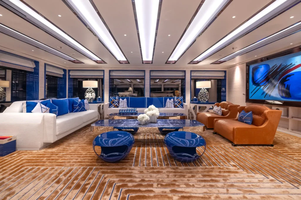 Skylounge (Upper Deck)