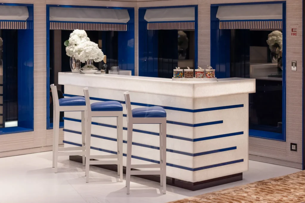 Skylounge Bar (Upper Deck)