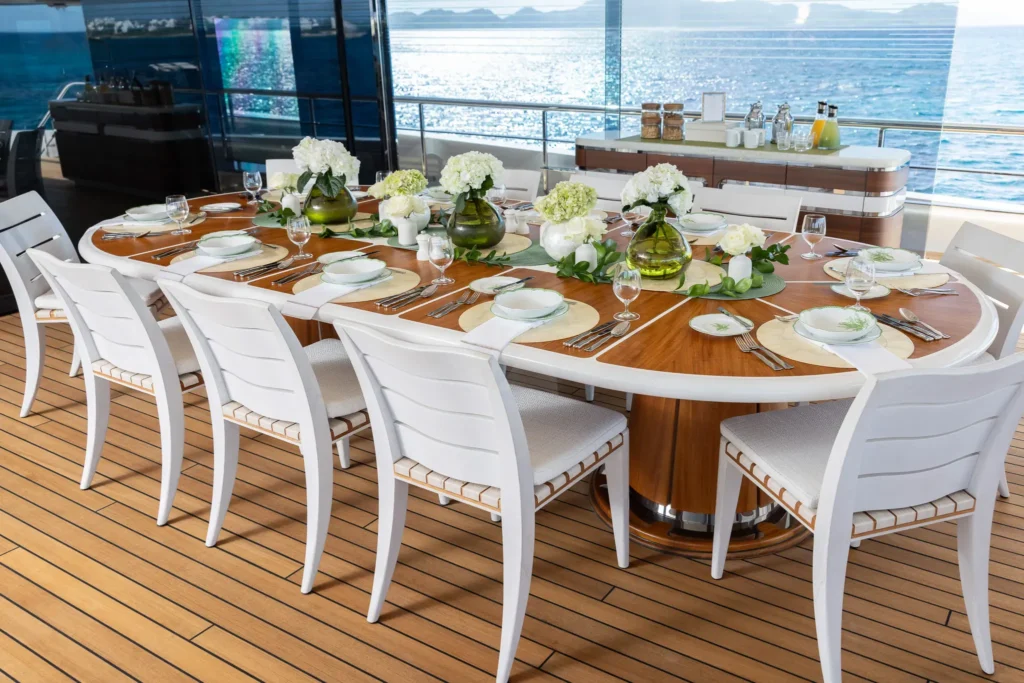 Dining (Upper Deck Aft)