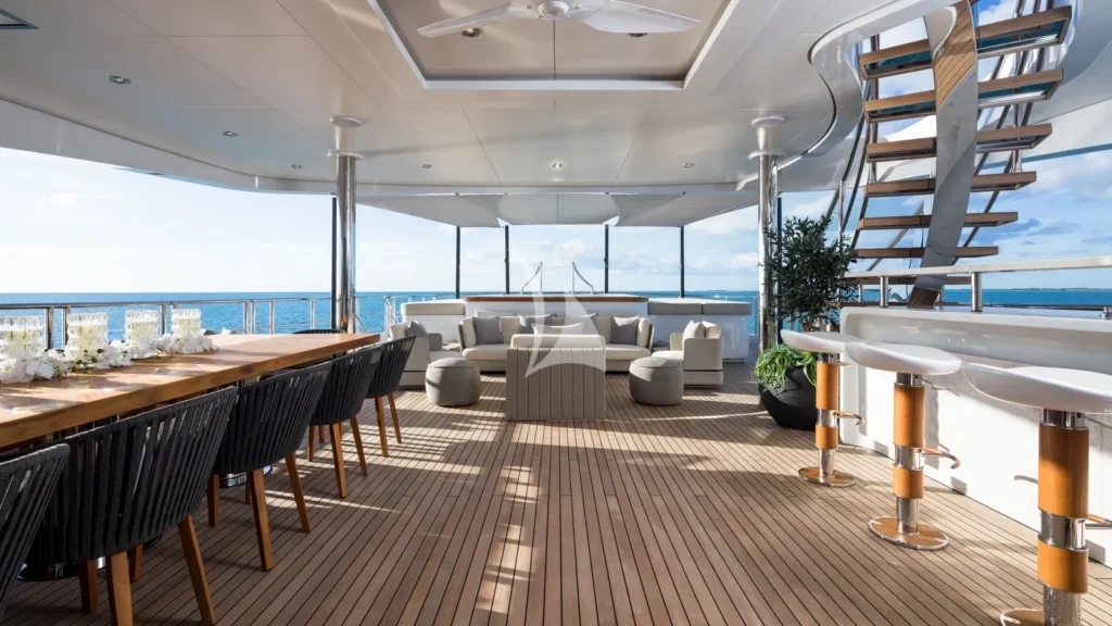 Bridge deck aft