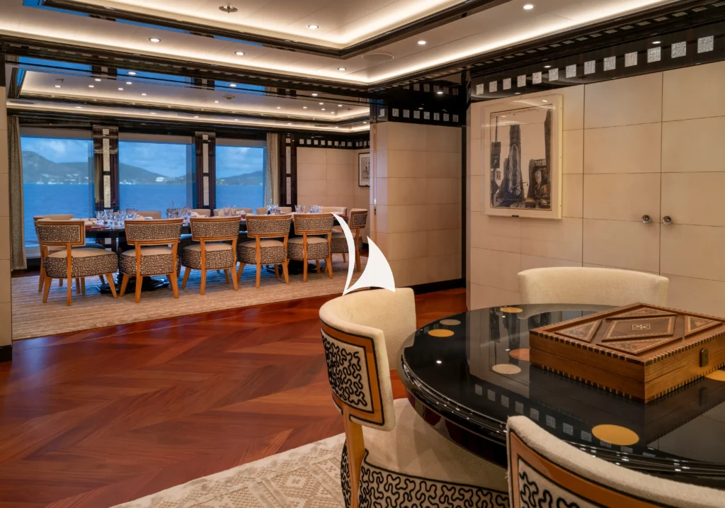 ALFA NERO - Main deck dining room & annex