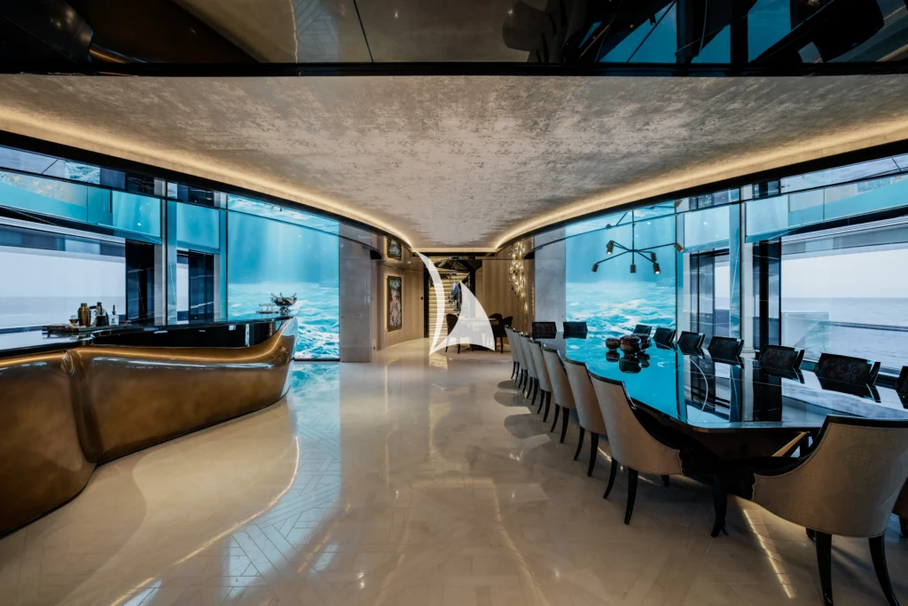 Main Deck Dining Area/Bar