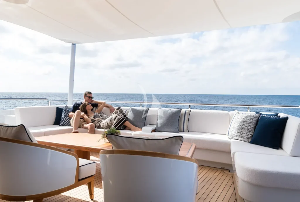 Main deck aft lounge area