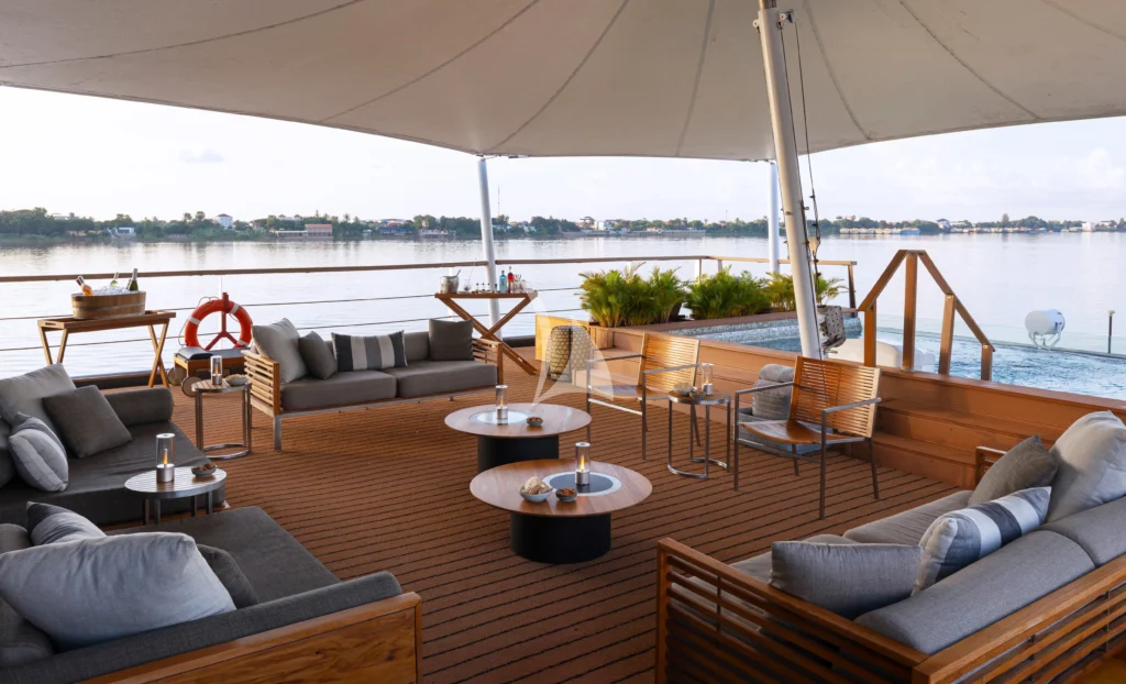 Upper deck forward lounging area and pool