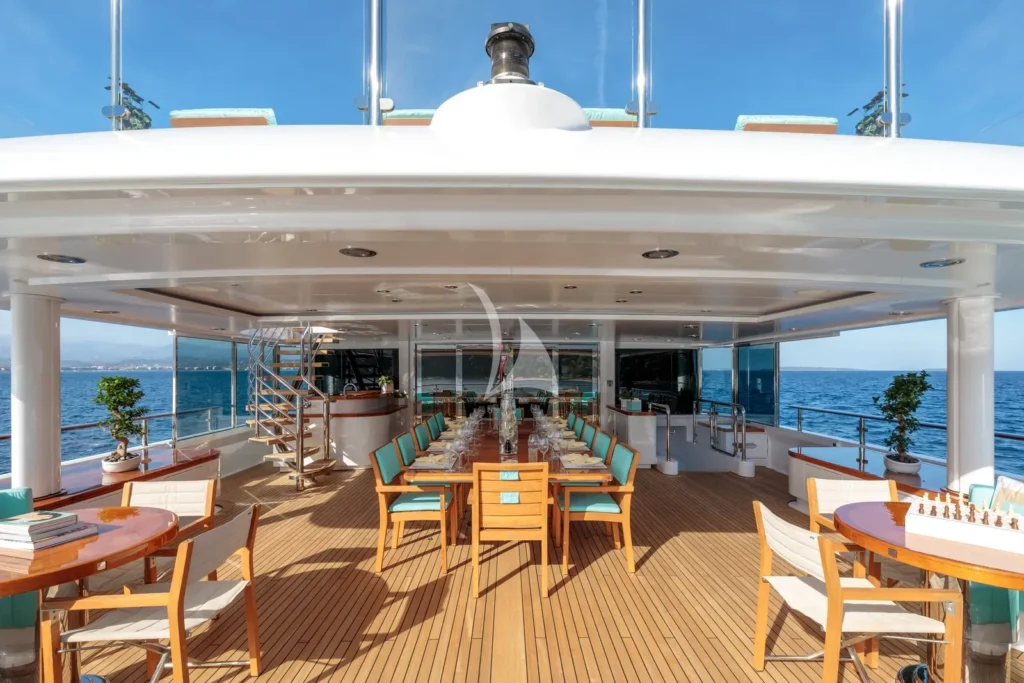 Bridge deck dining