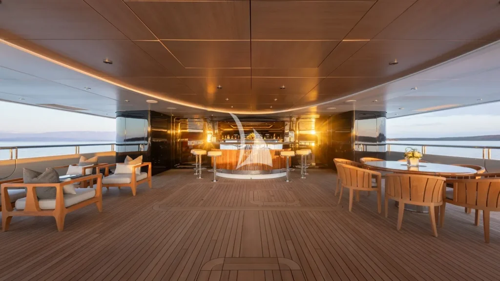 Main deck aft